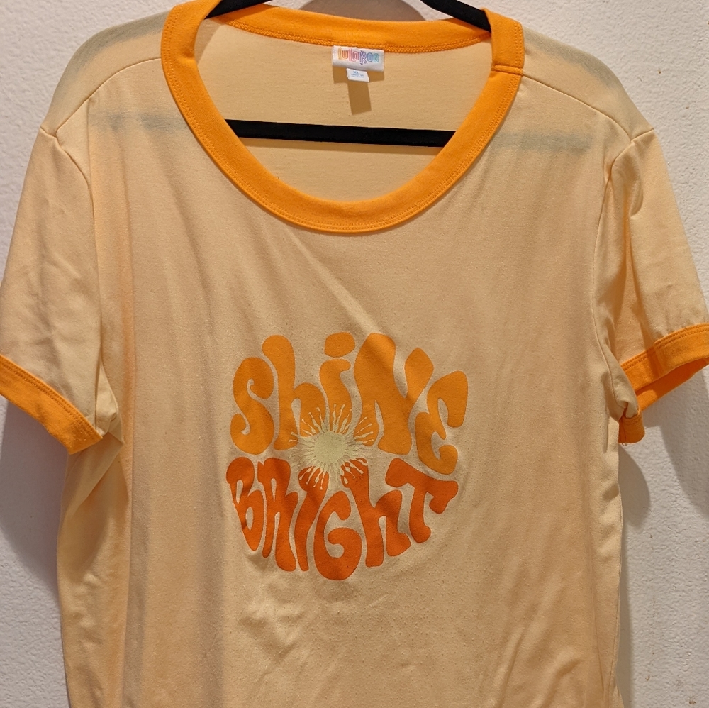 LuLaRoe top